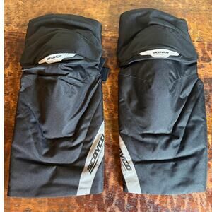 SCOYCO Black and Gray Adult Knee Pads Adjustable Velcro Backing